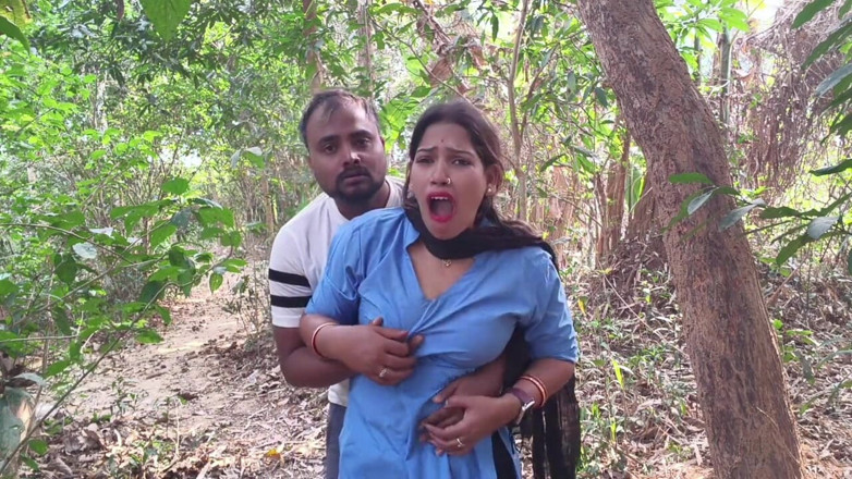 Sona bhabhi: उड़िया कॉलेज गर्ल जंगल में अपने बॉयफ्रेंड के साथ हार्ड-कोर चुदाई, आउटडोर जंगल में उड़िया सेक्स