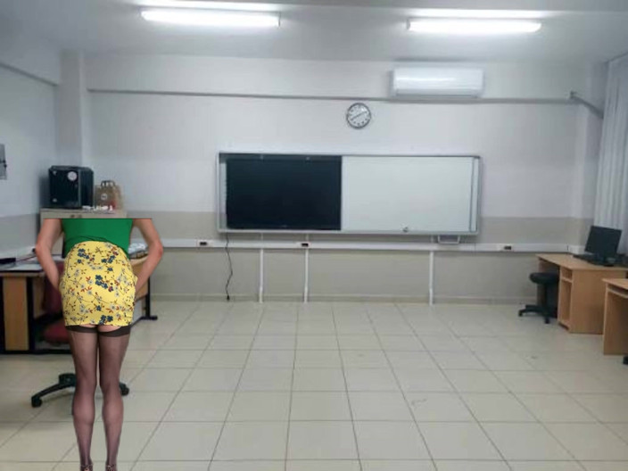 cd_aysemmm: I Can't Focus on the Lesson My Teacher Is Very...