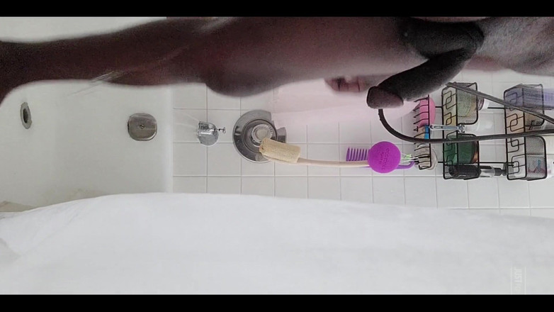SirMaxxximus: Shower Fun