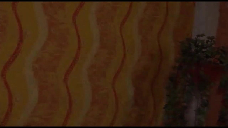 Muschi movie official: Sexy ruiva milf com óculos seduz um homem