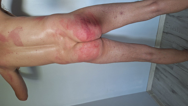 Bastet: Dominatrix z dużymi cyckami. Femdom Ona bije go pasem 30razy i...