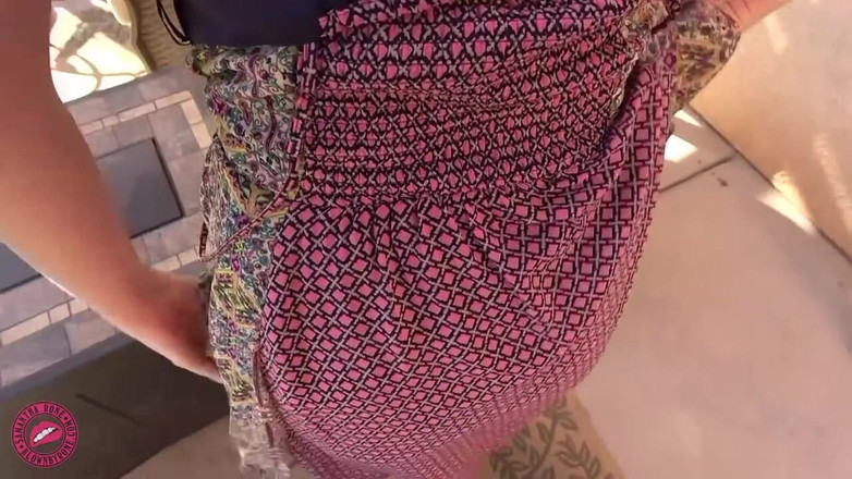 Samantha Rone: Samatha Rone在后院操我