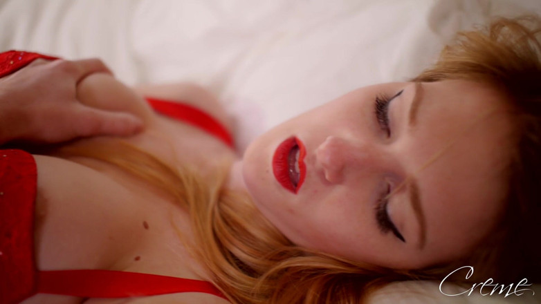Bigsexy Films: Ashley Lane masturbação com plug anal