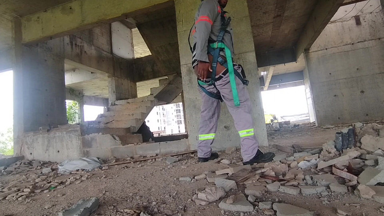 TheBlacKHunterr: Přestávka na oběd a ten nepořádek, který dělám schovaný v...