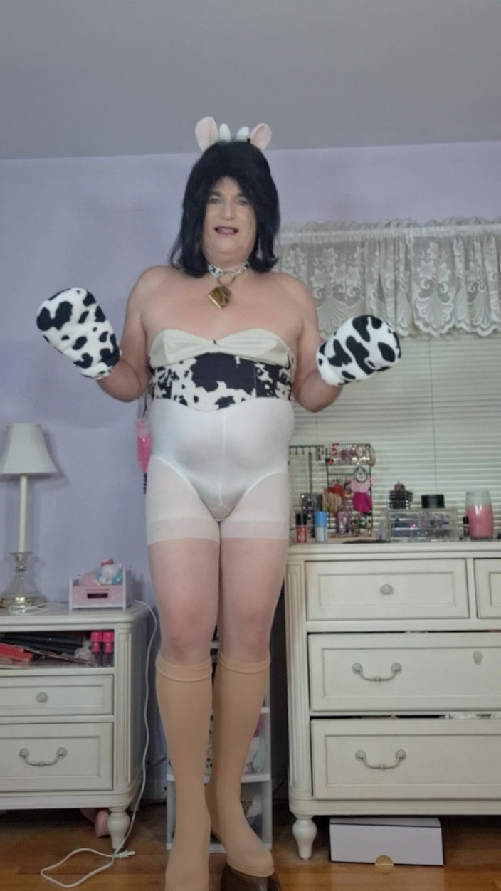 Victoria Lecherri: Showing off My New Hoof Shoes and Getting Ready to...