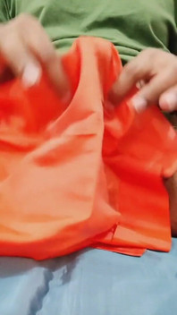 Porno handjob suut satin - setelan oranye sunyi satin digosok di kepala kontol 85