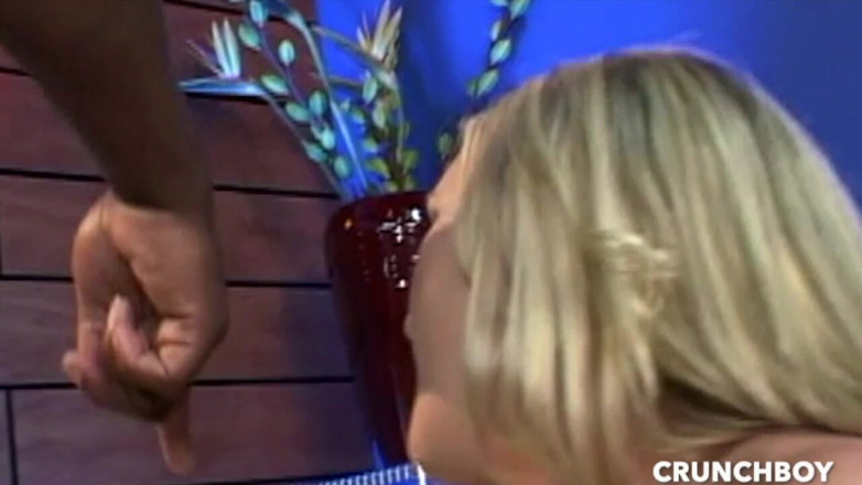 Bitch fucked bareback by big cock: Süßer sexy studentin 20 jahre alt wurde von seinem freund nach...