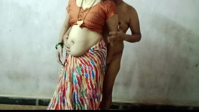 Rangeeli_Mangala: Bapa tiri desi mengongkek isteri mudanya