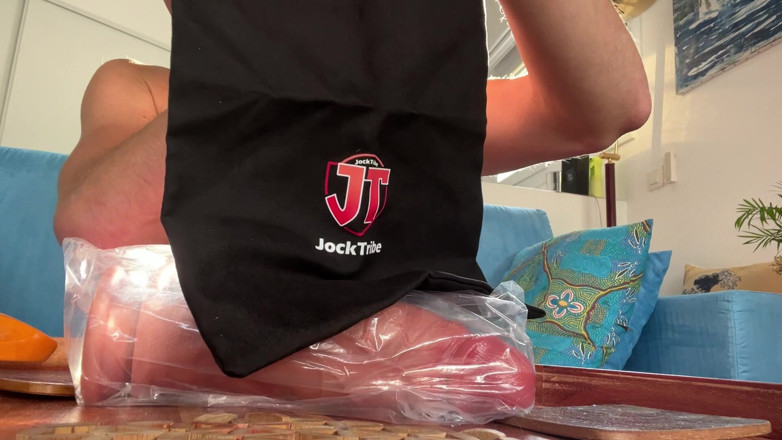 Maxence Angel: Maxence Angel Unbox Un Vibrator Jocktribe