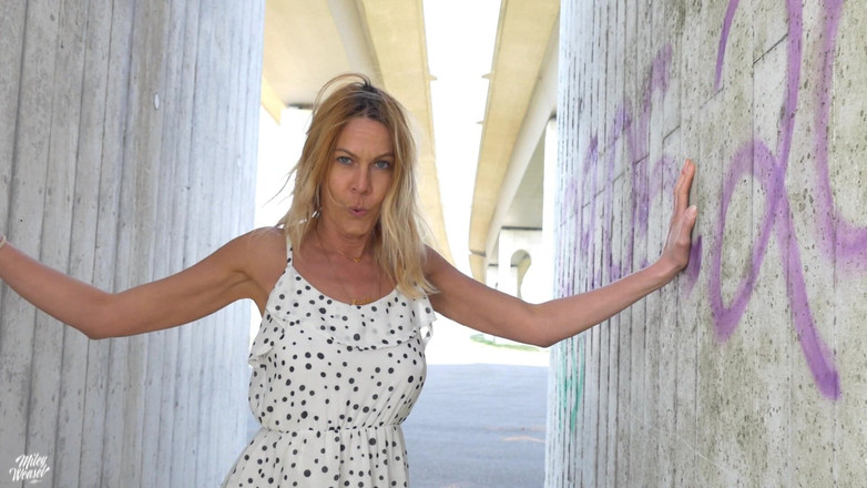 Miley Weasel: Blonde Gets It Publicly! Love Balls!