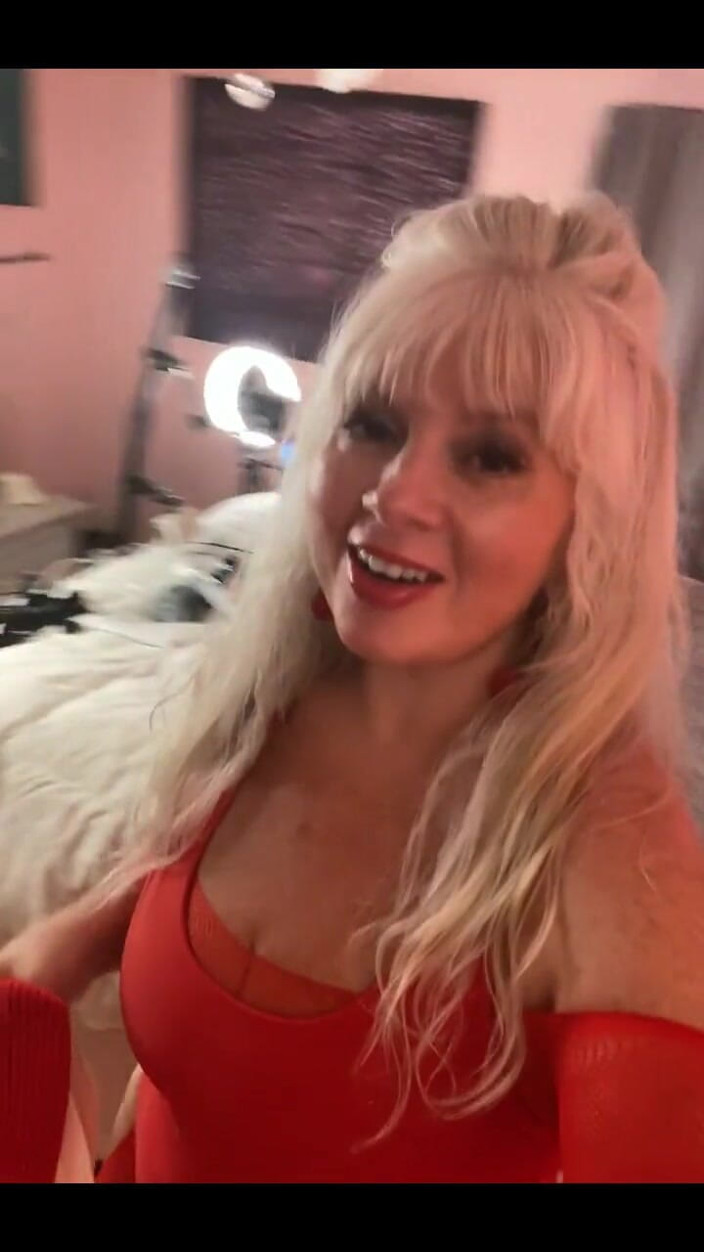 PaintedRose Taboo Femdom Fetish MILF: Bts Pink Rosie Red Filmday Follies Bts untuk Apa yang...