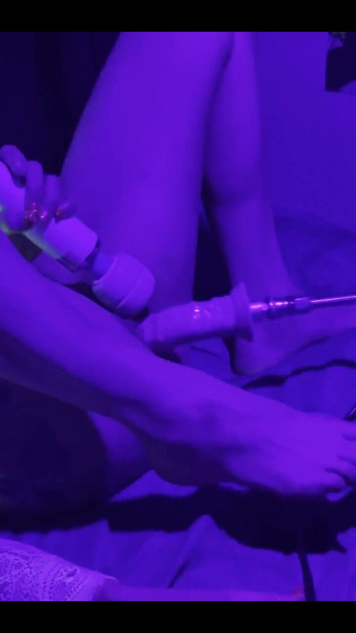 Zoey Portland: Sexy Blonde Plays Dirty After Hours at the Clib