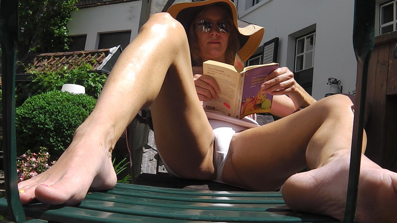 Lolacam: Bílé kalhotky na slunci