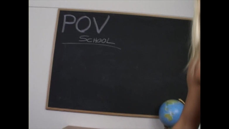 Dirty Lesbian: レズビアン二人、ディルオ二人、遠慮ゼロ――露骨な競争!