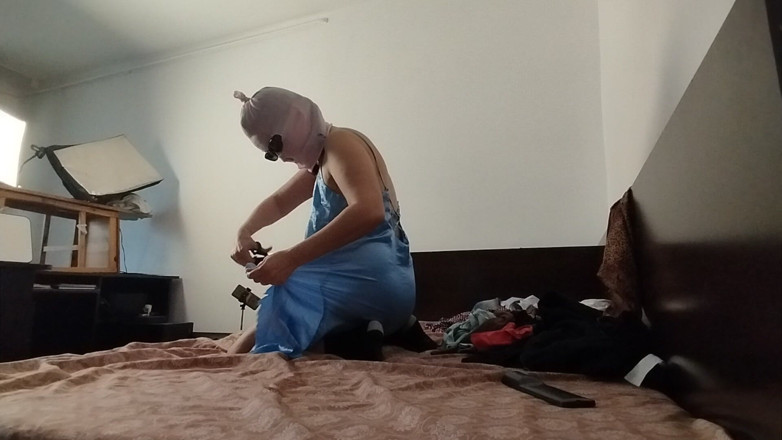 Amateur_MS: Amateur Woman Has Fun Trying on Clothes and Cutting Them.