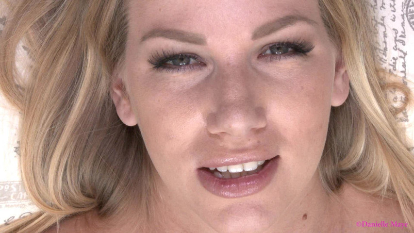 Up Close Fuck (Danielle Maye) Up Close Fuck (Danielle Maye)