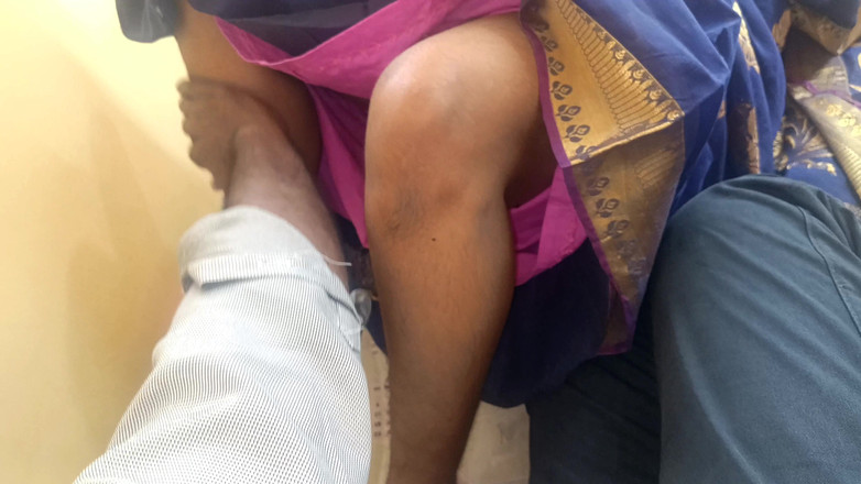 Wonder: La casalinga chennai scopa duro a letto con il vicino