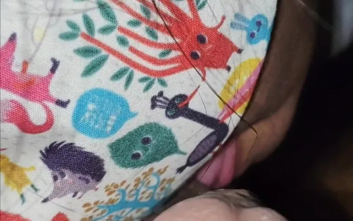 Aaradhya darling: Učitelka sála péro studenta chlapce