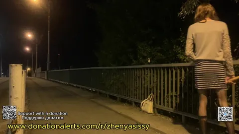 Голые ходят по улице и дрочит | Транс порно видео