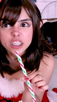 Un elfe suce la bite du père Noël