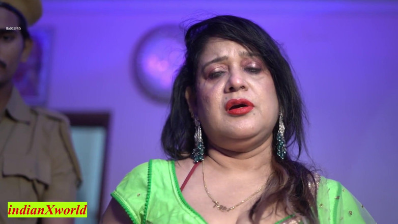 Indian Xshot: Gorgeous Girl Sudden Sex with Hotel Guard! Amazing Hot Sex