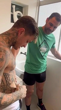 Having Hot Sex with an Old Friend Parte 1