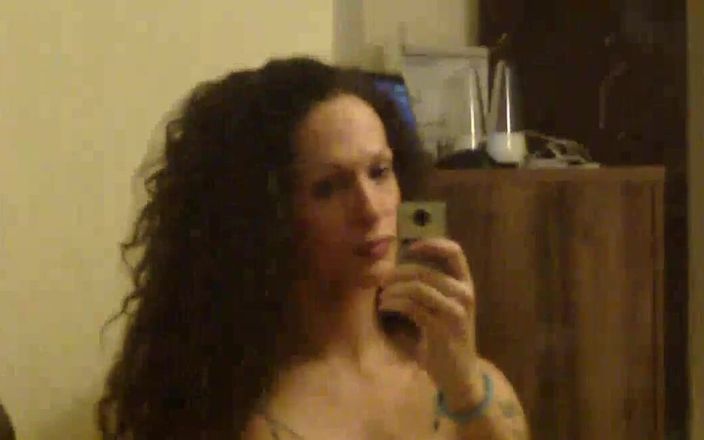 Nikki Montero: Latina Tranny pornohvězda Nicole Montero Selfie video ve Velké Británii