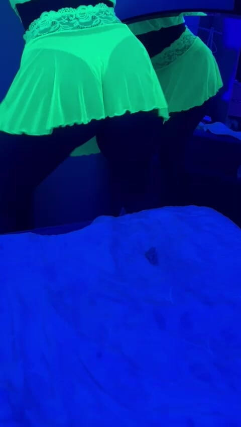 Caramela Sluty Wife: Neon Outfit Lingerie Twerk Twerking Perfect Body Booty Ass Girl