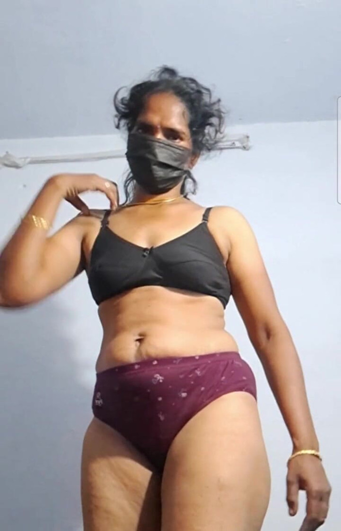 Jayaselvi: Tamil Stepaunty Nude Video Call - Part -3 (with Audio)