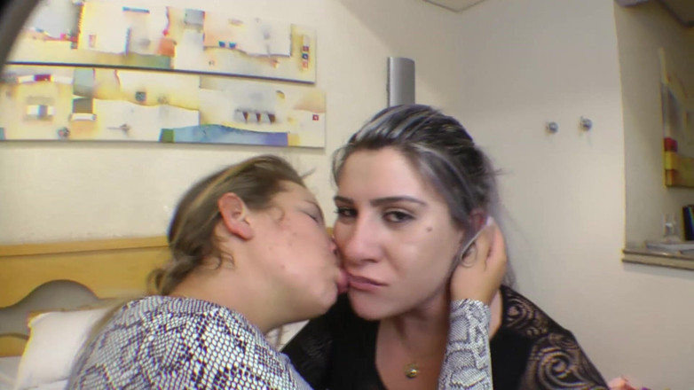 FetishKing: Lesbian Kisses Extreme