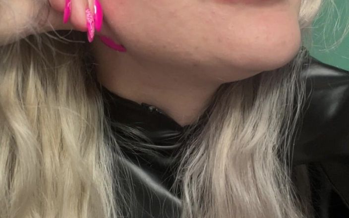 FinDom Goaldigger: Show Me Your Tongue!