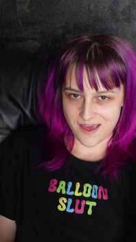 Alice Bean Orgasm: fată ciudată masturbează