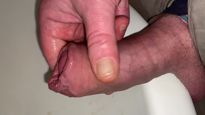 Foreskinguy: Sünnete işiyor ve boşalıyor