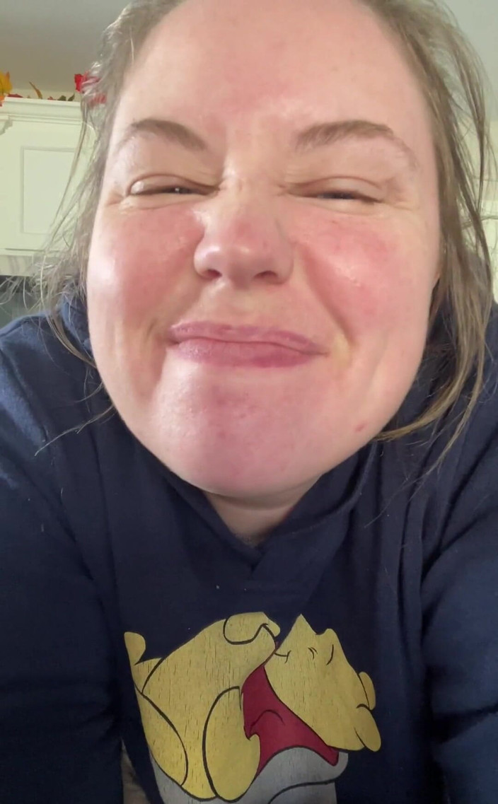 KinkyKatie: 看看我美丽的奶子