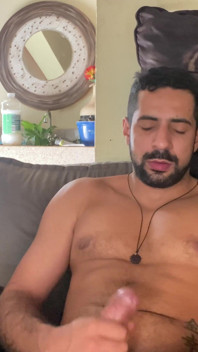 Rodrik muncrat banyak banget sama kontol besar cowok arab