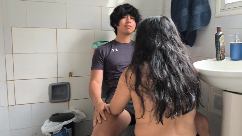 Moo DBOXXX: Bác sĩ làng học cách bú cu, đây là lần đầu tiên...