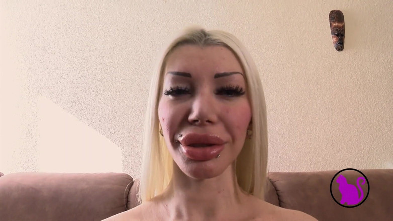 Pink Pussy Pictures Munich: La Pornostar Italiana Gode Del Cazzo Normale Del Tizi - Jennyfer...