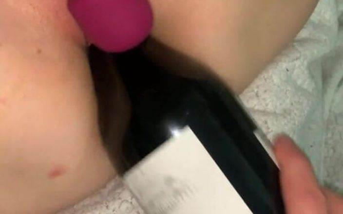 Harleyejoker: Italiana puta esposa garrafa na buceta e desfrutar