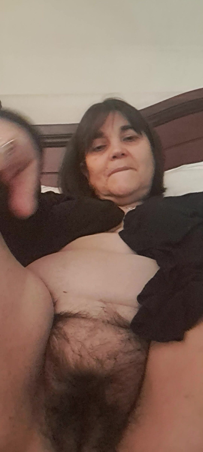 Mommy big hairy pussy: milf(चोदने लायक मम्मी) का क्रिसमस उपहार