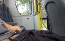 Lekexib: Stříkání v autobuse