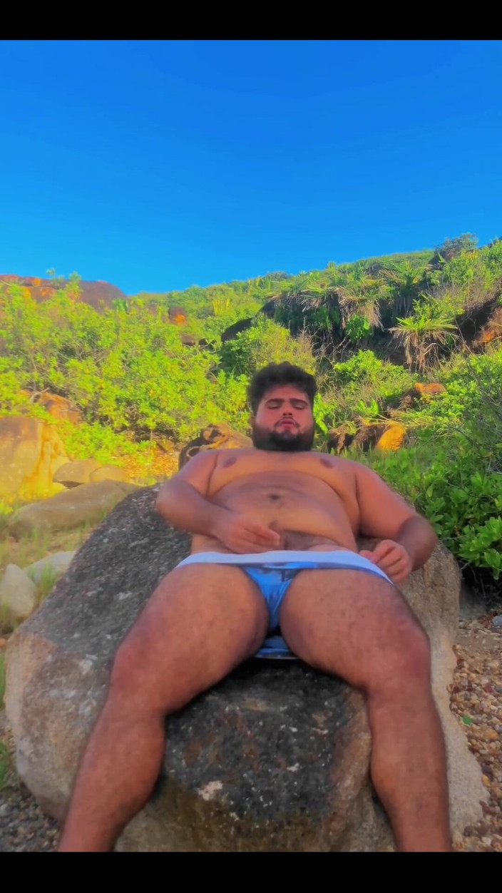 VEN1CIU: I Came on the Beach