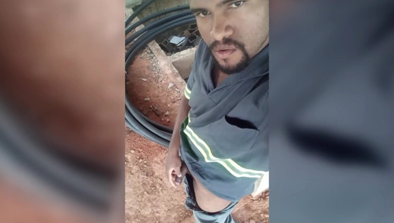 TheBlacKHunterr: Masturbasi Tersembunyi di Tempat Kerja