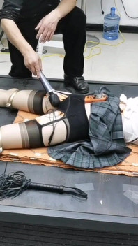내 여자 노예를 감옥에 가두는 큰