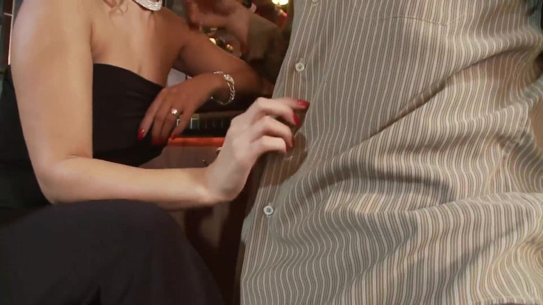 UK Babes: Blond mamuśka bar jebanie