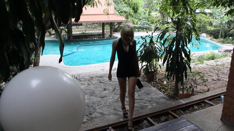Angel The Dreamgirl: Footjob w raju