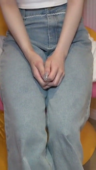 천사의 매력을 가진 순수한 아이돌 희망. 그녀의 대담한 면이 인수됨에 따라 수줍음이 욕망으로 녹아.1차