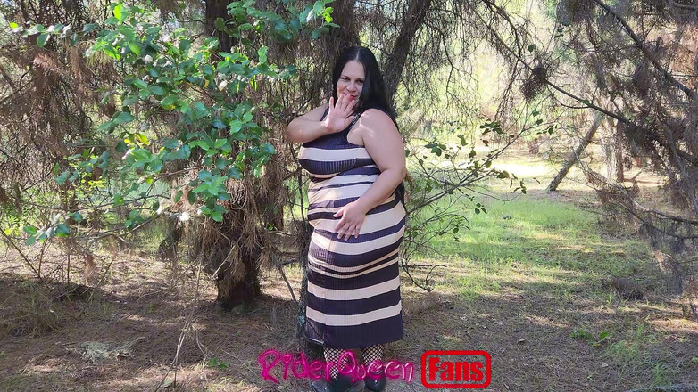 Riderqueen BBW Step Mom Latina Ebony: Riderqueen một mình, ngoài trời, video cho người hâm mộ