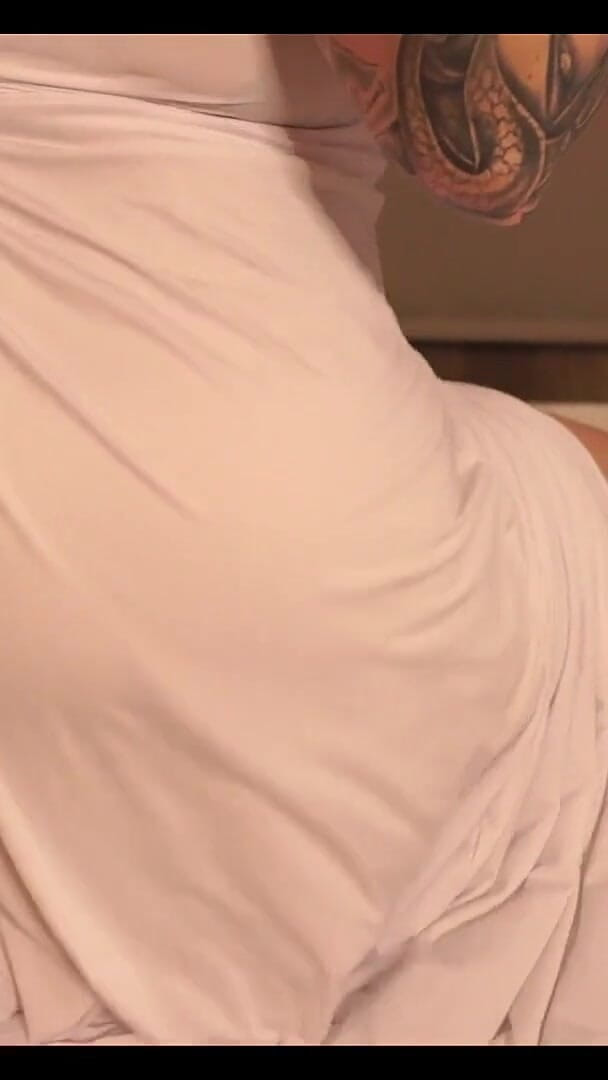 Sit Back and Watch Me Tease You in Slow Motion with My Big Juicy Ass (Paige Turnah)