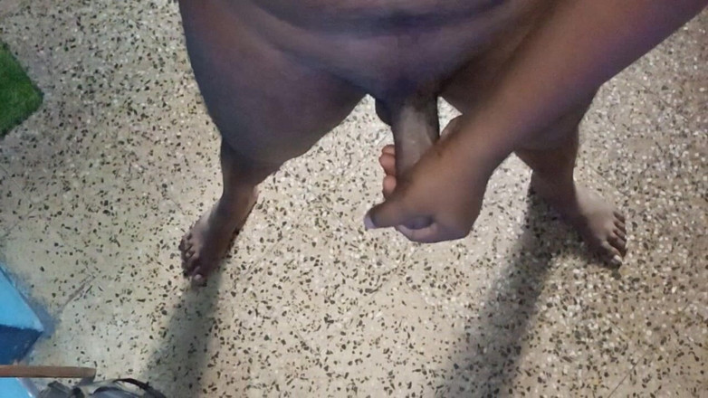 Sweet Indian cock: Teyzenin öpüşüp amcık yalamasını hayal ediyor