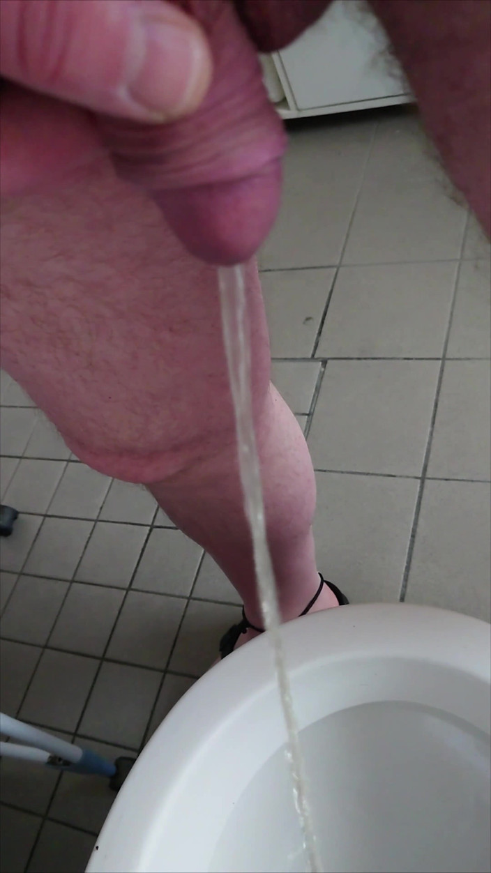 Carmen_Nylonjunge: Nylonový kluk močí ráno na Nový rok